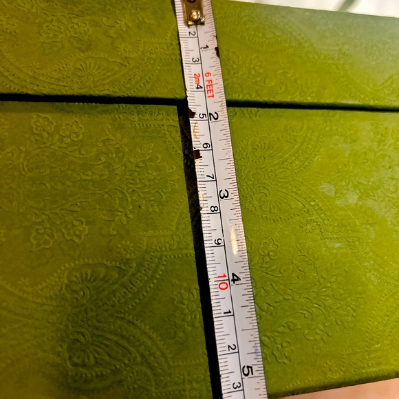 1 Gucci Green Embossed Box - Picture 13 of 13